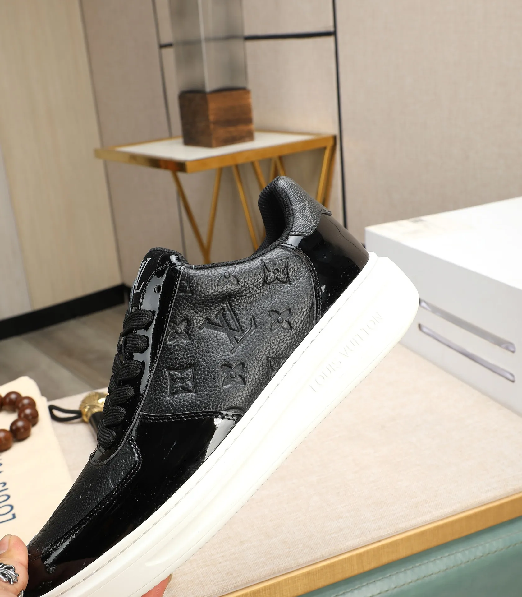 Men's shoes 💰540 💰(Niuli: full package) louis vuitton (Louis Vuitton/lv) top 🔍🔍 new models are on sale at the same time at the counter. The upper 🇮🇹 is imported from Italy, first-layer cowhide, and the lining is fully imported cowhide. 💪💪, completely 1⃣️ to 1 ⃣️Re-engraved🇮🇹💪💪, ⚠Sole: The original sole is specially provided by the original factory, the exclusive movable molded sole is super comfortable, ⚠The original factory follows the order, 🔍🔍high quality, you can enter and exit the counter at will, welcome to compare⚠. Code number:38-44